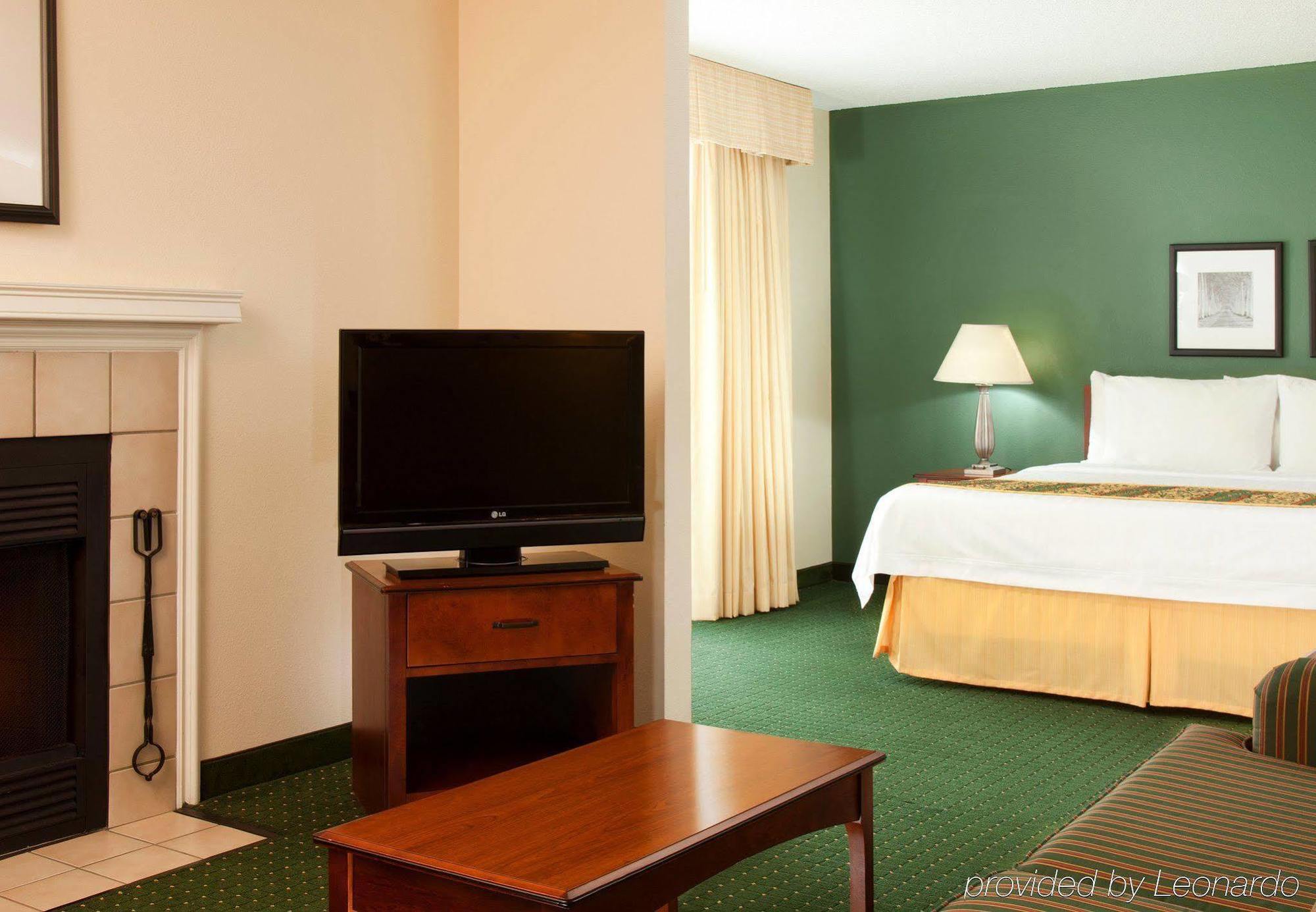 Residence Inn Kansas City Downtown/Union Hill Екстер'єр фото