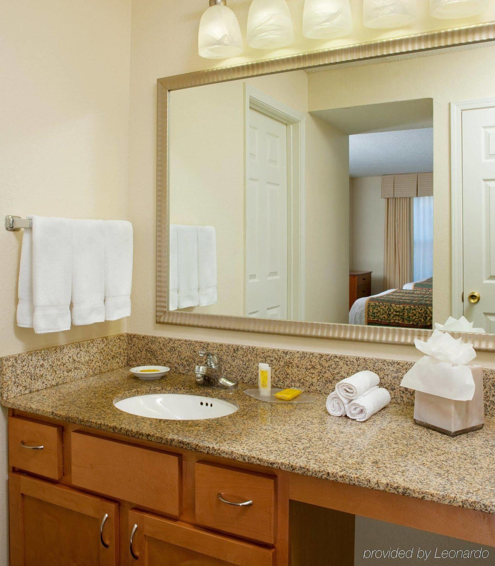 Residence Inn Kansas City Downtown/Union Hill Екстер'єр фото