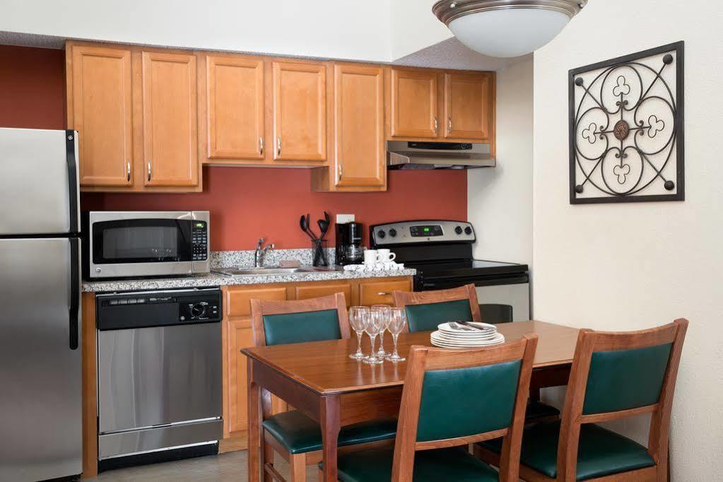 Residence Inn Kansas City Downtown/Union Hill Екстер'єр фото