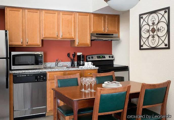 Residence Inn Kansas City Downtown/Union Hill Екстер'єр фото